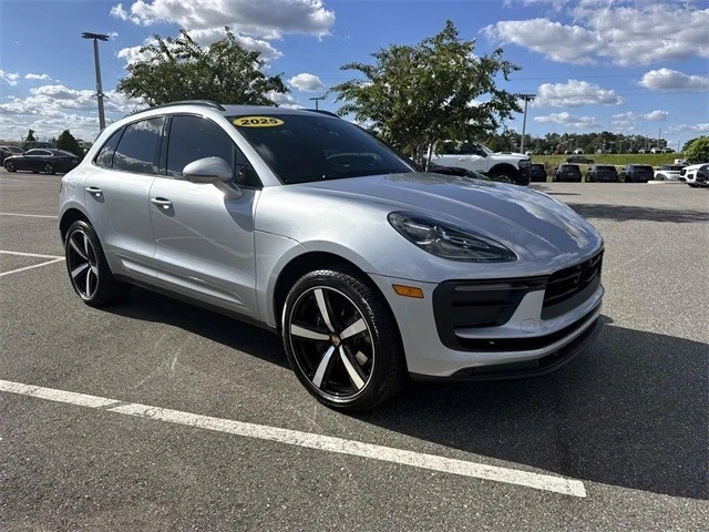 2024 Porsche Macan - Image 9 of 21