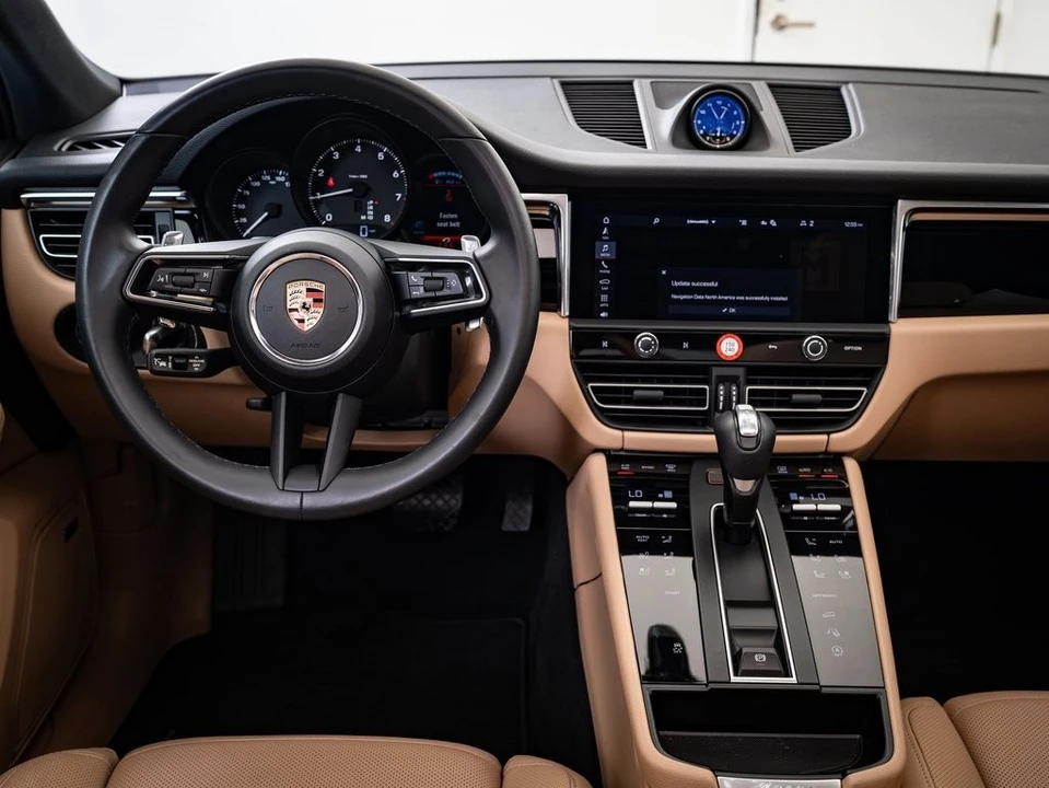 2024 Porsche Macan - Image 6 of 21