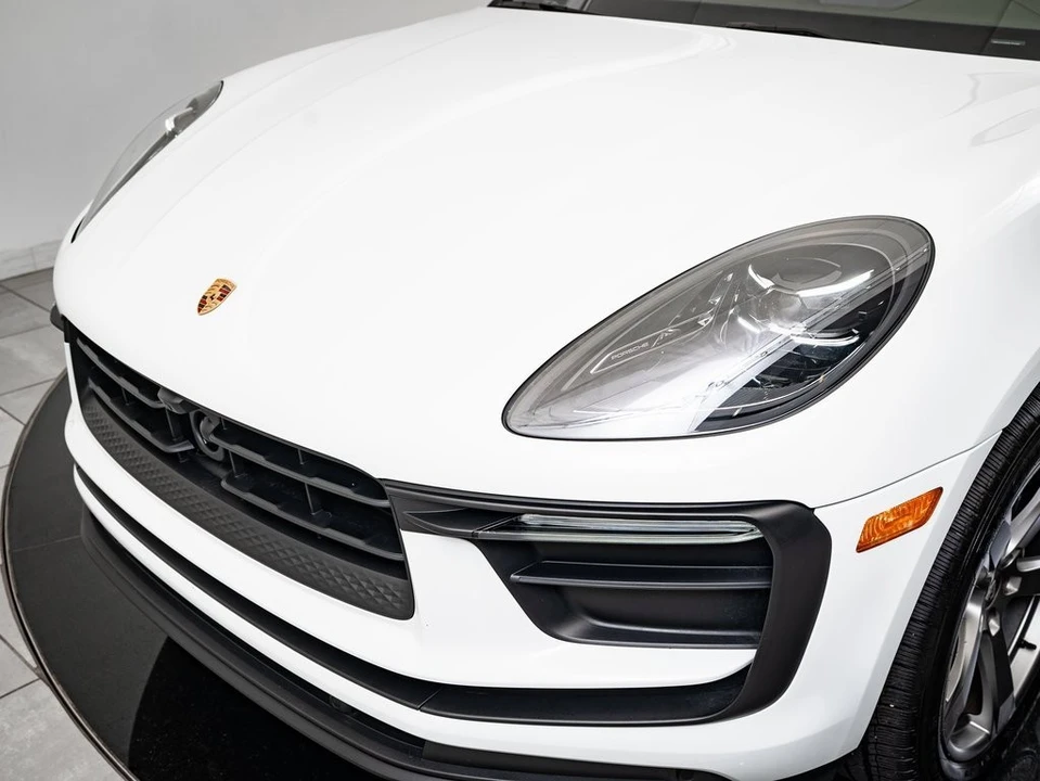 2024 Porsche Macan - Image 13 of 21