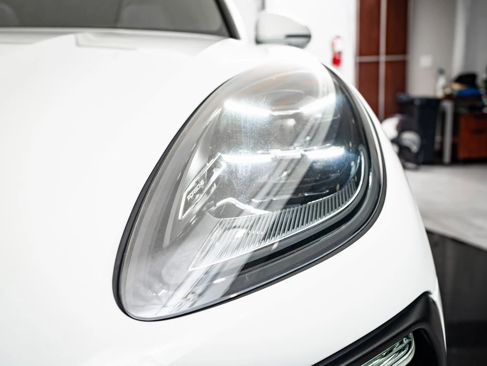 2024 Porsche Macan - Image 14 of 21