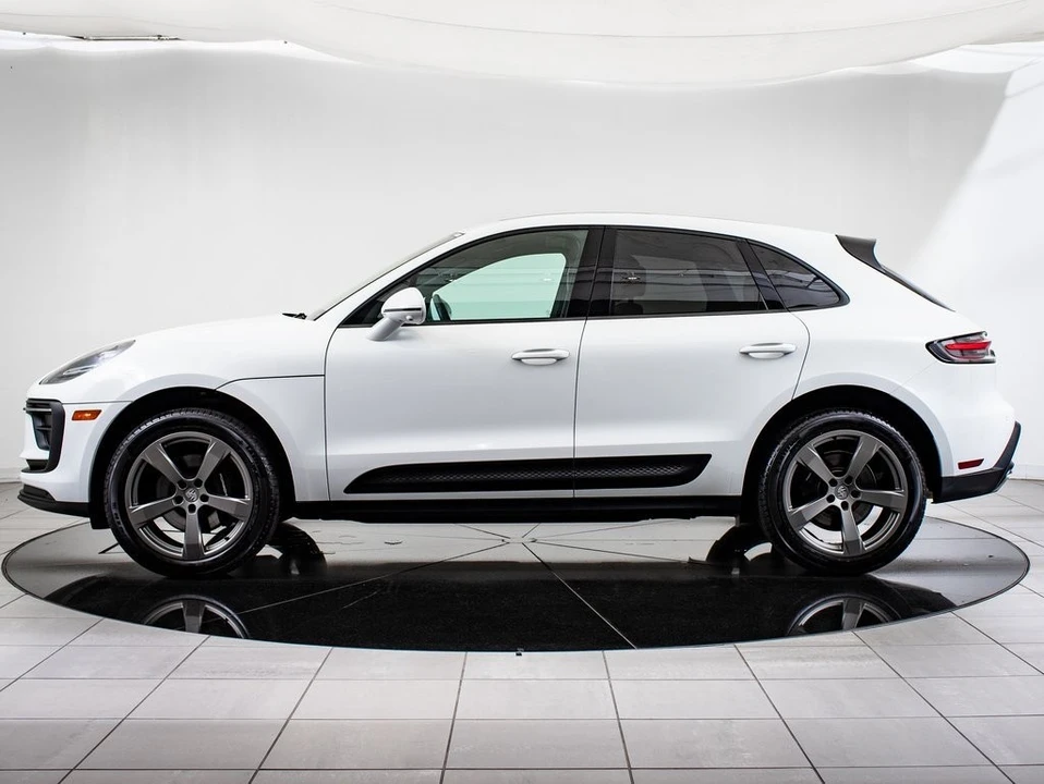 2024 Porsche Macan - Image 2 of 21