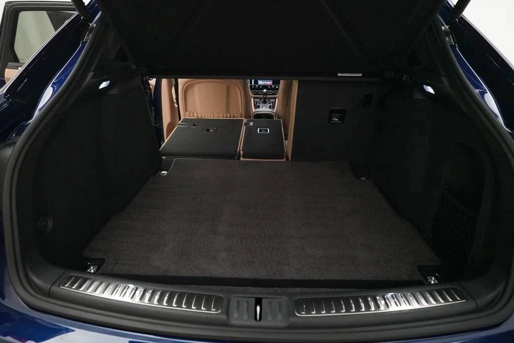 2024 Porsche Macan - Image 3 of 4