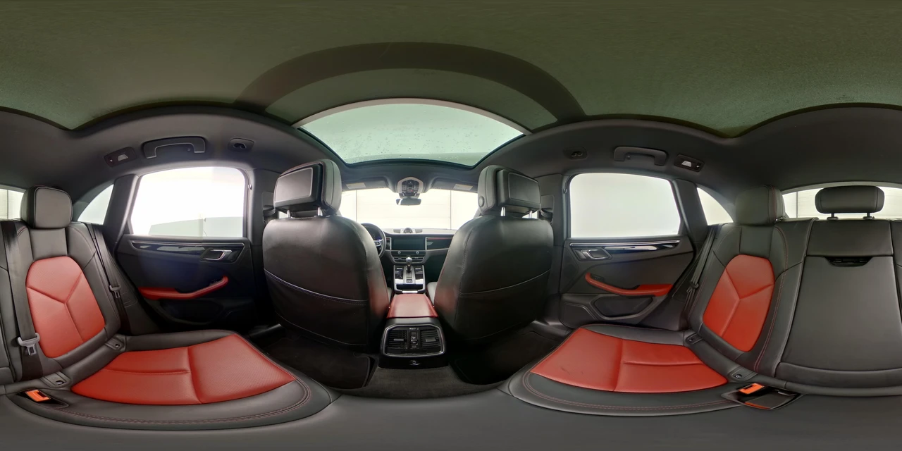 2024 Porsche Macan - Image 28 of 29