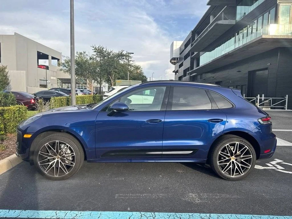2024 Porsche Macan - Image 2 of 4