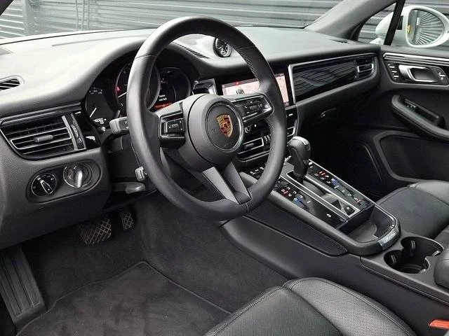 2024 Porsche Macan - Image 4 of 4