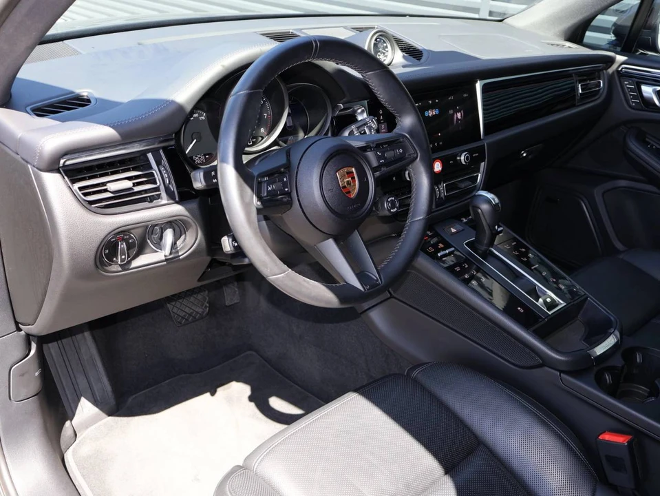 2024 Porsche Macan - Image 4 of 4