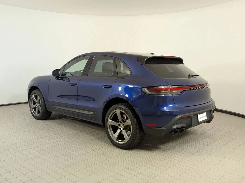 2024 Porsche Macan - Image 3 of 4