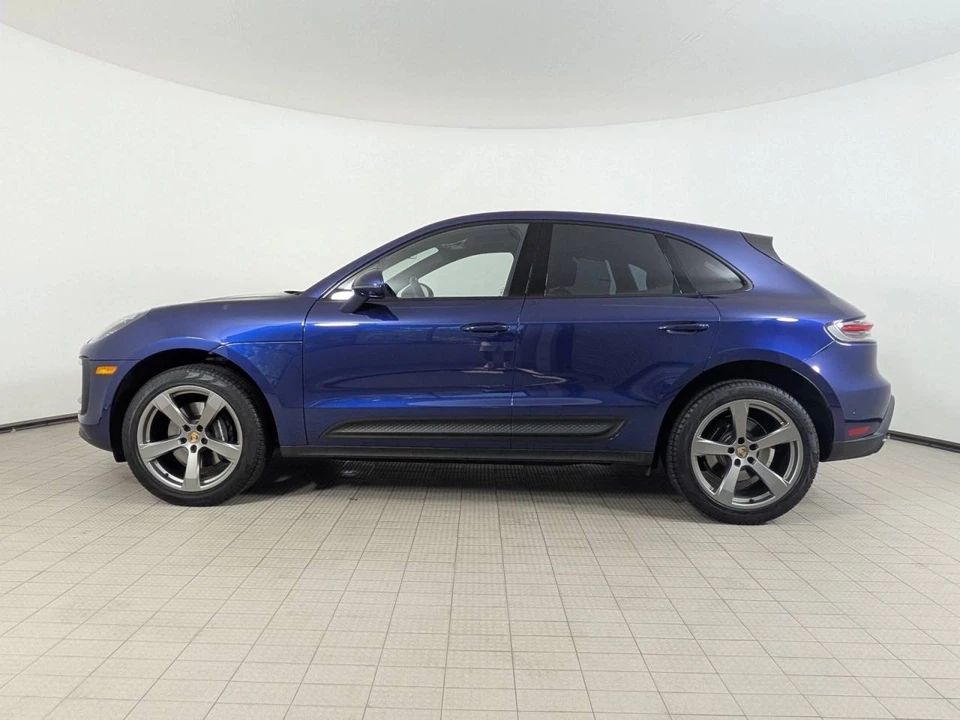 2024 Porsche Macan - Image 2 of 4