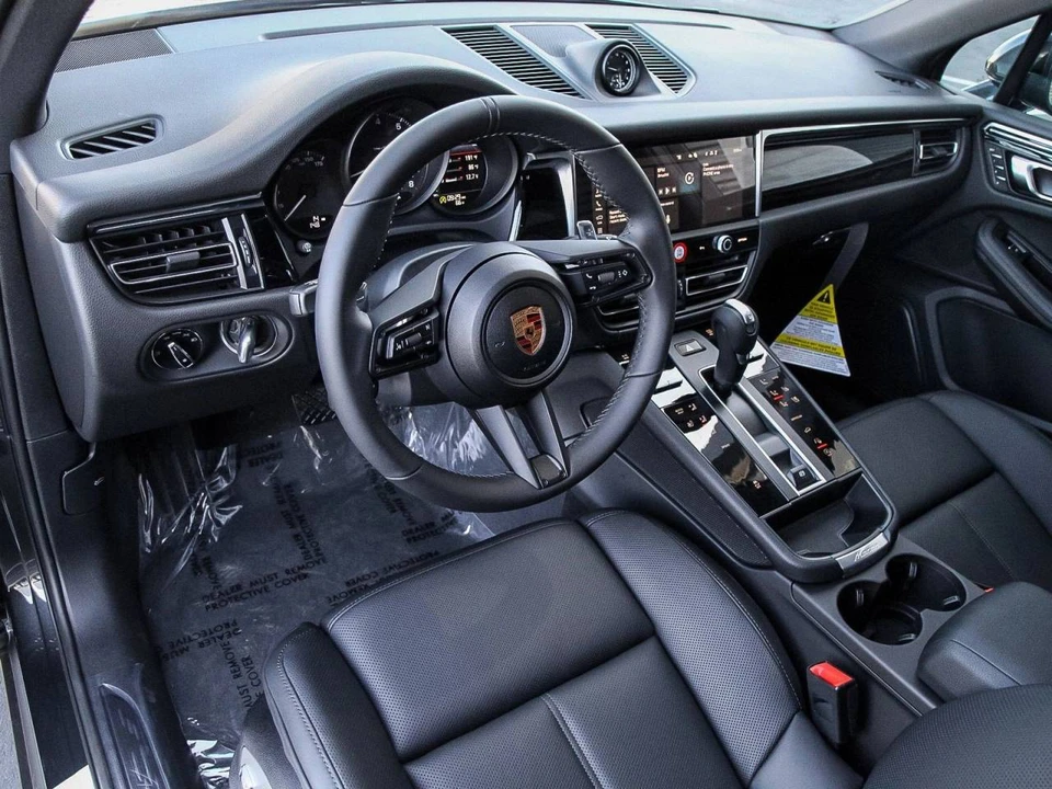 2024 Porsche Macan - Image 4 of 4