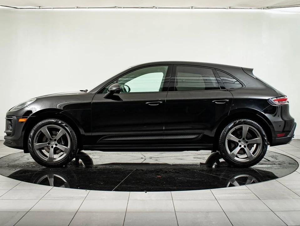 2024 Porsche Macan - Image 2 of 21