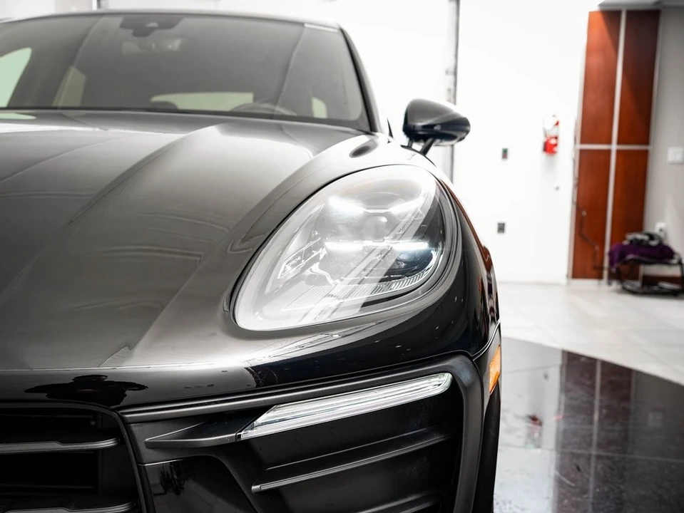 2024 Porsche Macan - Image 13 of 21