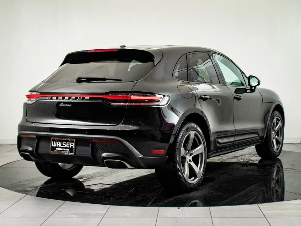 2024 Porsche Macan - Image 8 of 21