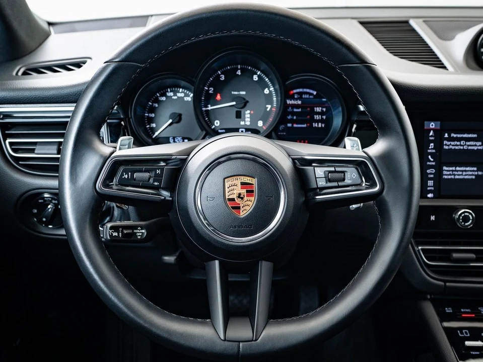 2024 Porsche Macan - Image 6 of 21