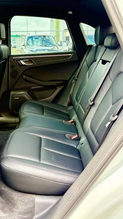 2024 Porsche Macan - Image 9 of 12