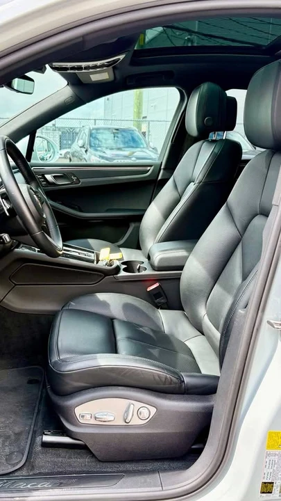 2024 Porsche Macan - Image 8 of 12