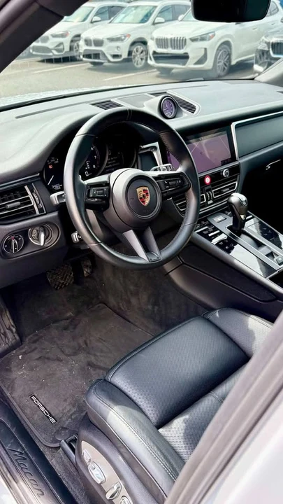 2024 Porsche Macan - Image 7 of 12