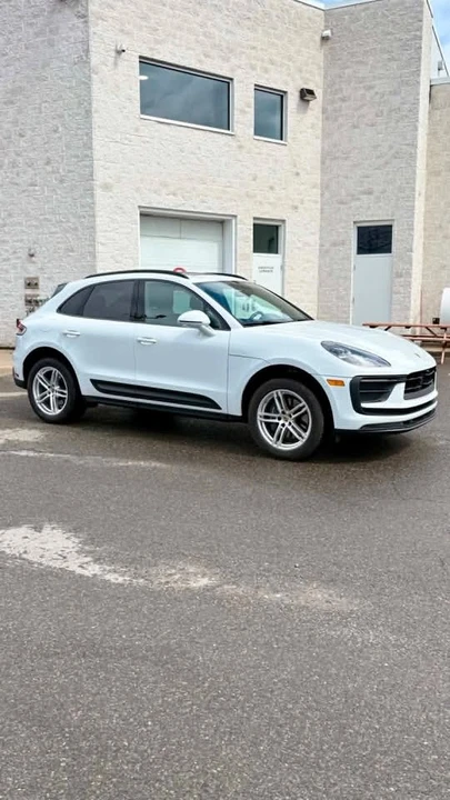 2024 Porsche Macan - Image 3 of 12