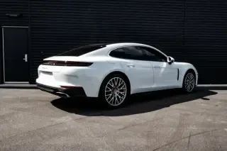 2024 Porsche 976 Panamera - Image 3 of 4