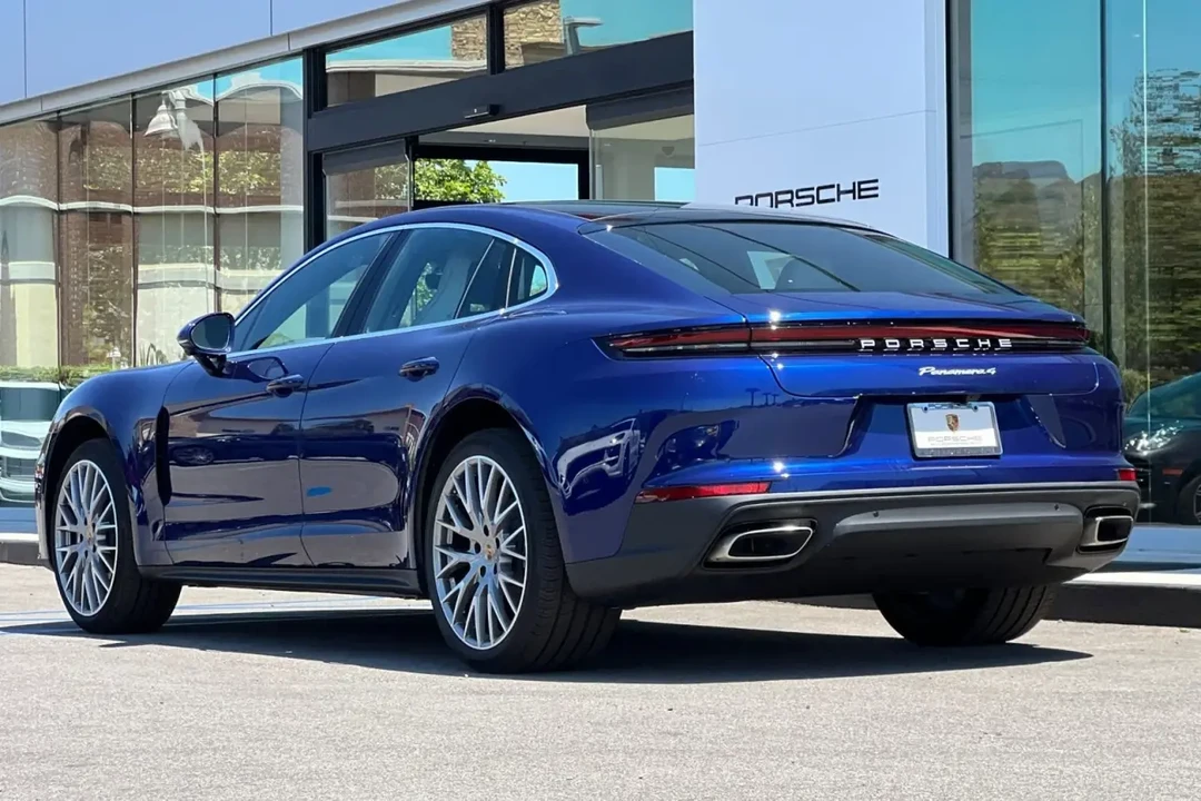 2024 Porsche 976 Panamera - Image 3 of 6