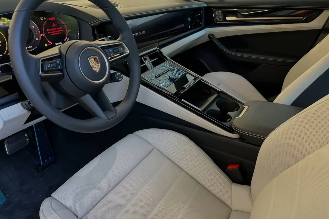 2024 Porsche 976 Panamera - Image 4 of 6