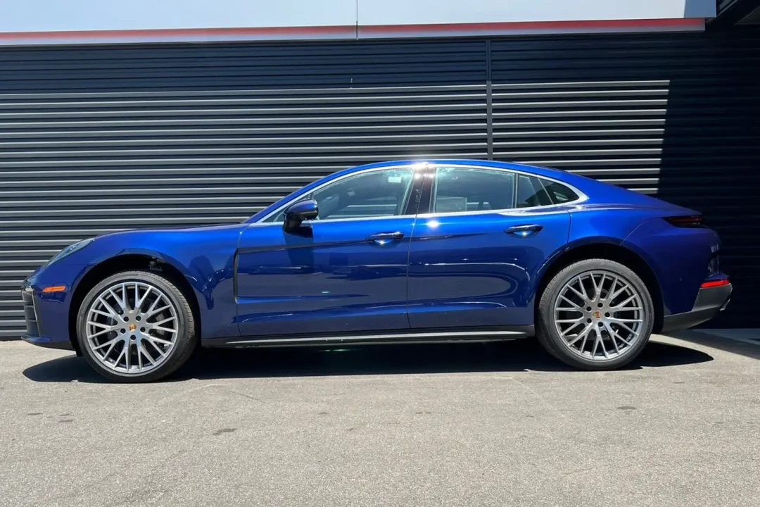 2024 Porsche 976 Panamera - Image 2 of 6