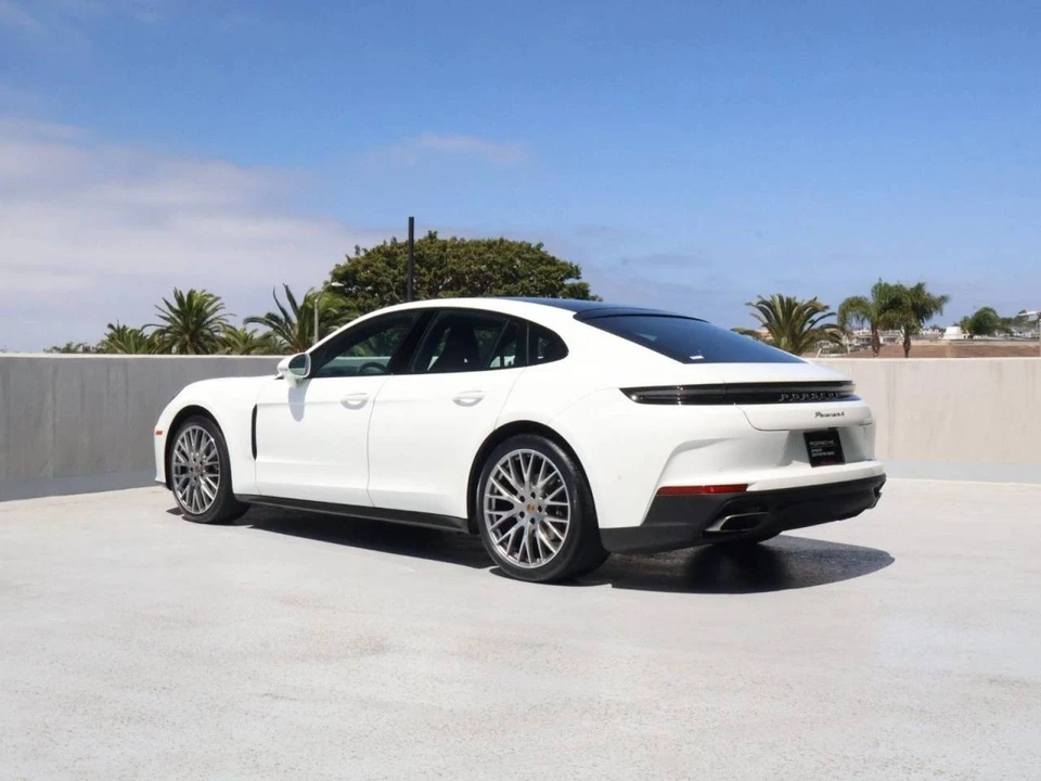 2024 Porsche 976 Panamera - Image 3 of 5