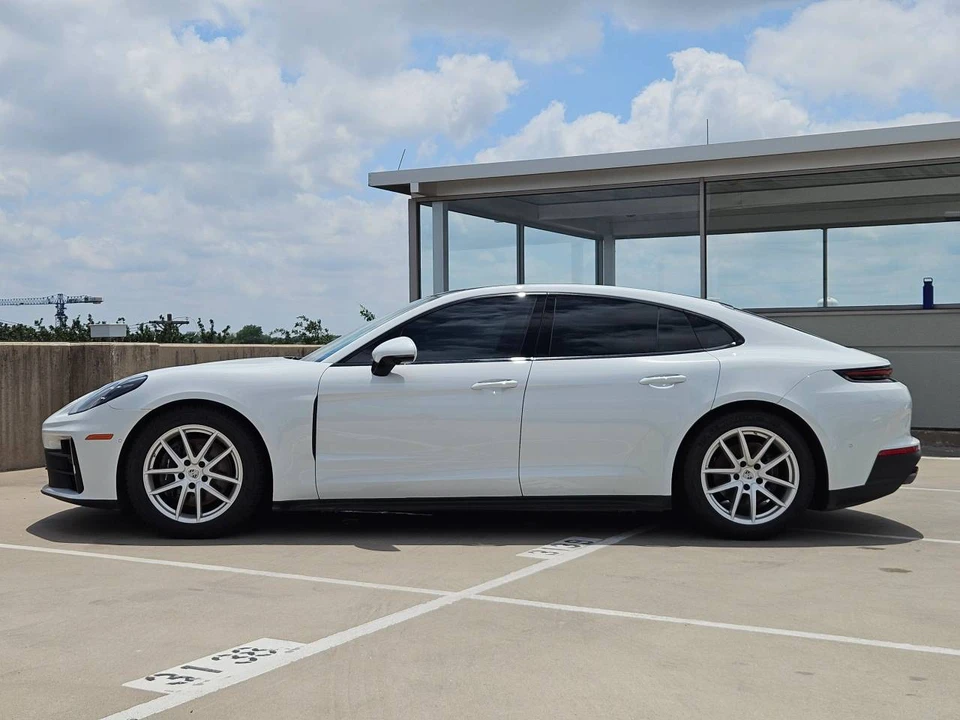 2024 Porsche 976 Panamera - Image 2 of 5