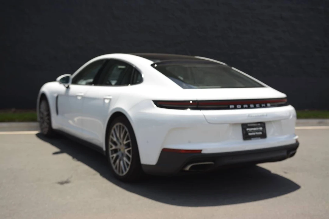 2024 Porsche 976 Panamera - Image 3 of 5