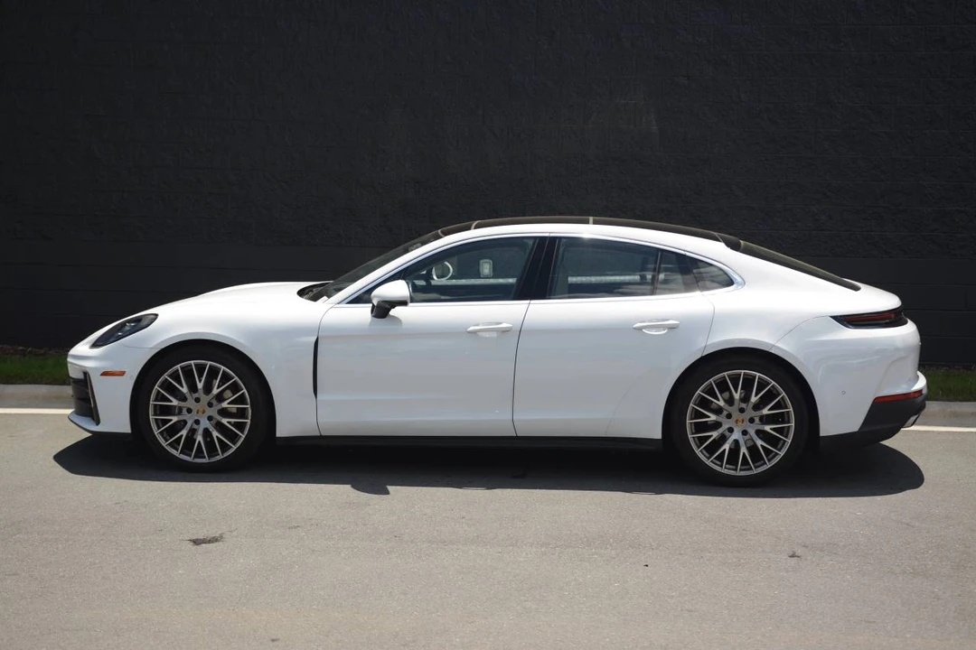 2024 Porsche 976 Panamera - Image 2 of 5