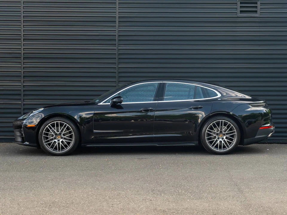 2024 Porsche 976 Panamera - Image 2 of 5