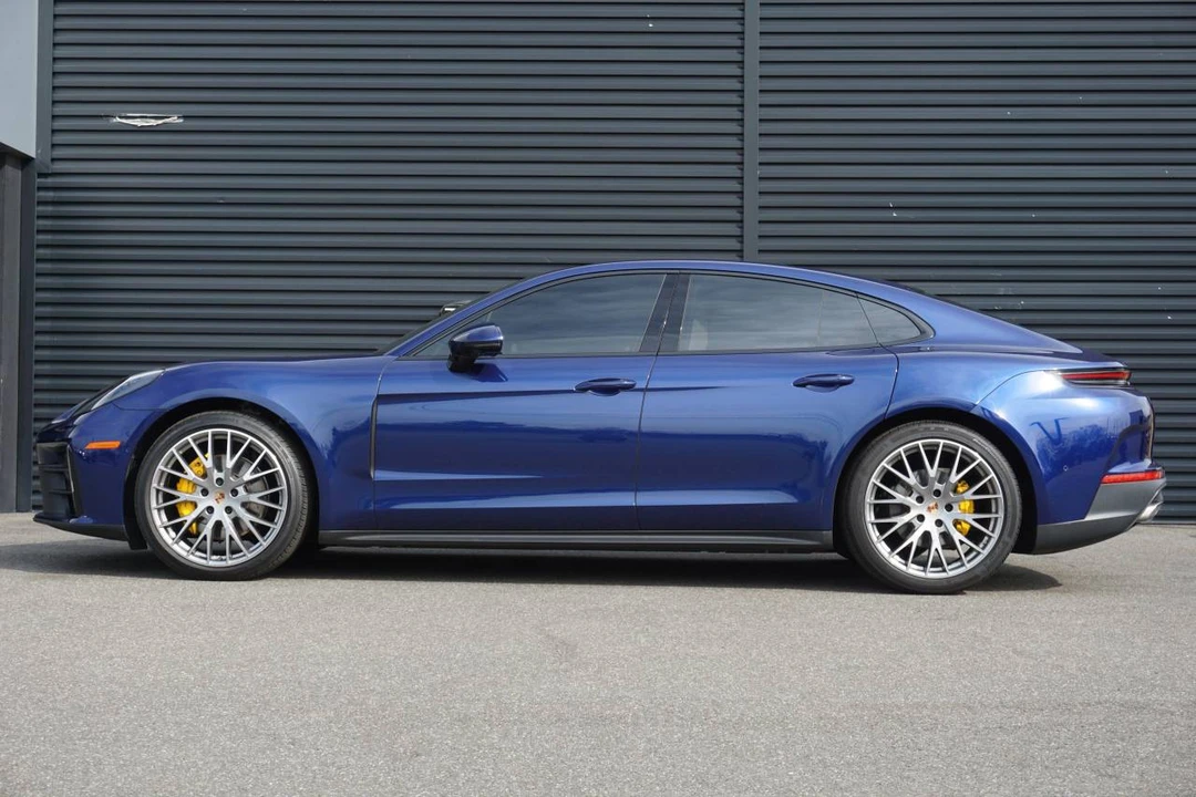 2024 Porsche 976 Panamera - Image 2 of 5