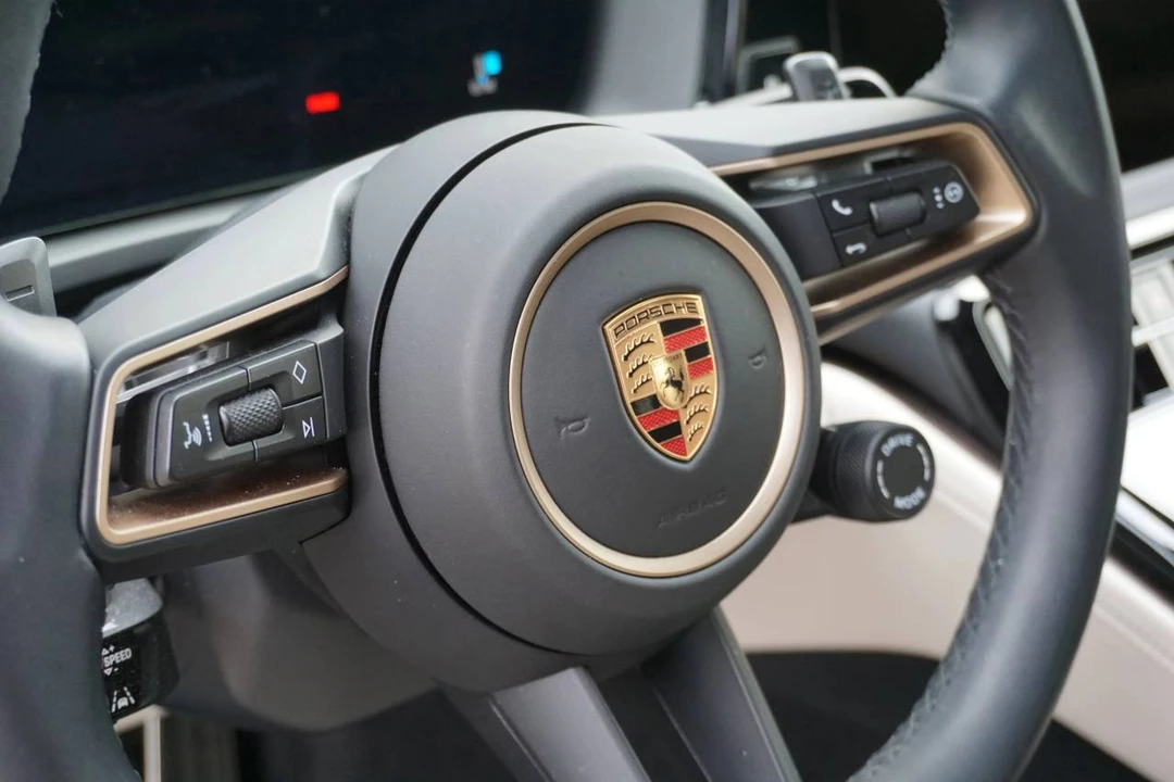 2024 Porsche 976 Panamera - Image 4 of 5