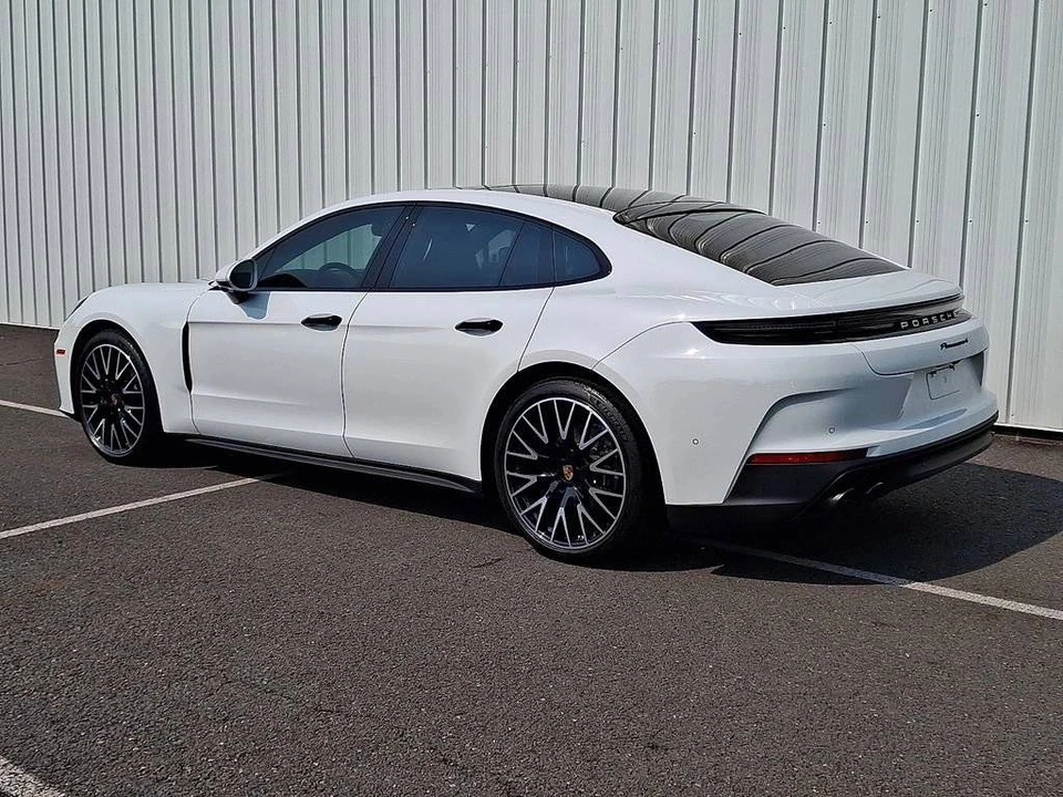 2024 Porsche 976 Panamera - Image 3 of 4