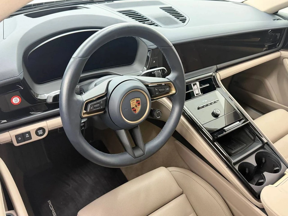 2024 Porsche 976 Panamera - Image 4 of 4
