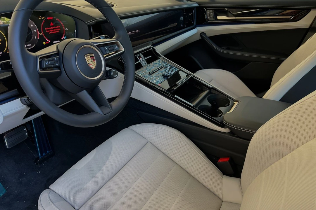 2024 Porsche 976 Panamera - Image 4 of 21