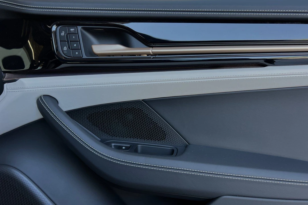 2024 Porsche 976 Panamera - Image 20 of 21