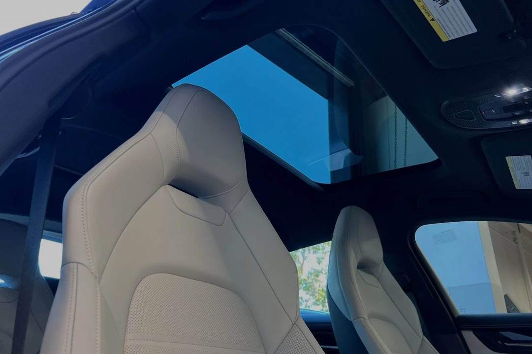 2024 Porsche 976 Panamera - Image 19 of 21