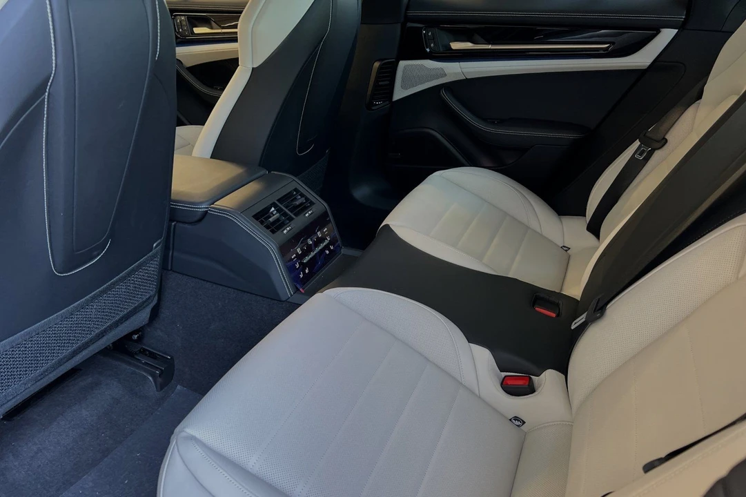 2024 Porsche 976 Panamera - Image 15 of 21