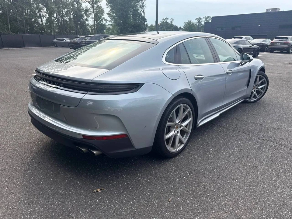 2024 Porsche 976 Panamera - Image 3 of 4