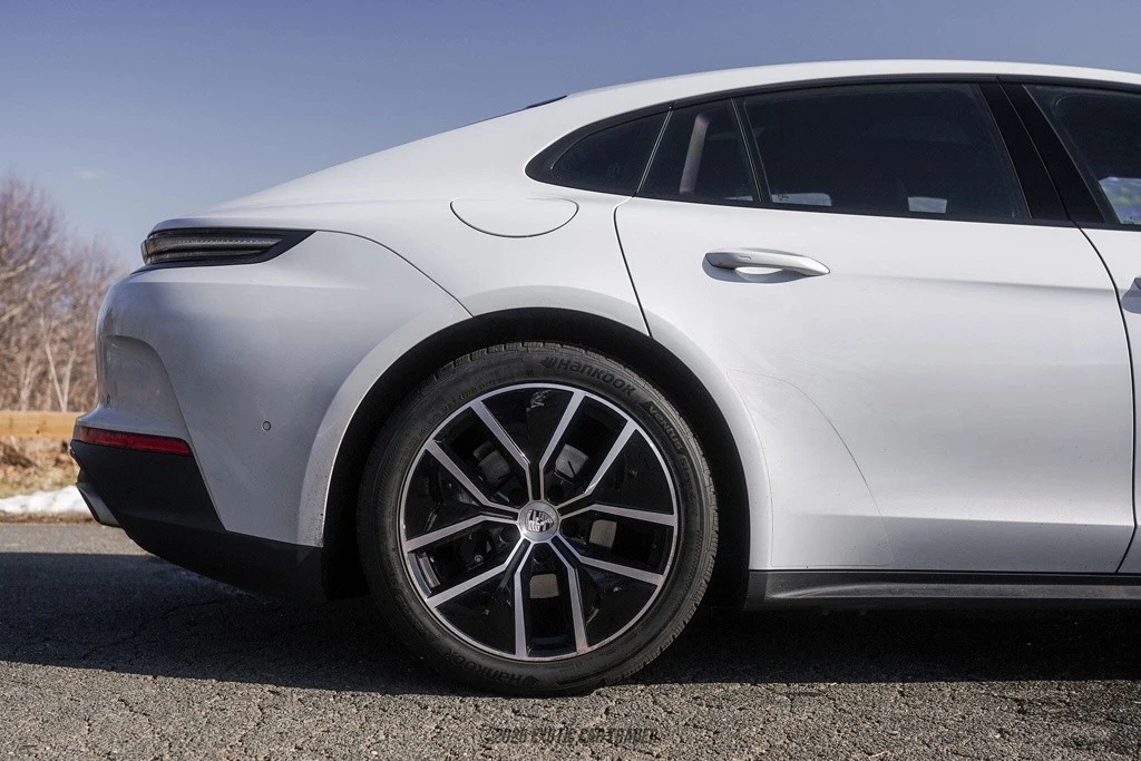 2024 Porsche 976 Panamera - Image 9 of 12
