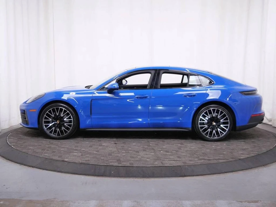 2024 Porsche 976 Panamera - Image 2 of 4