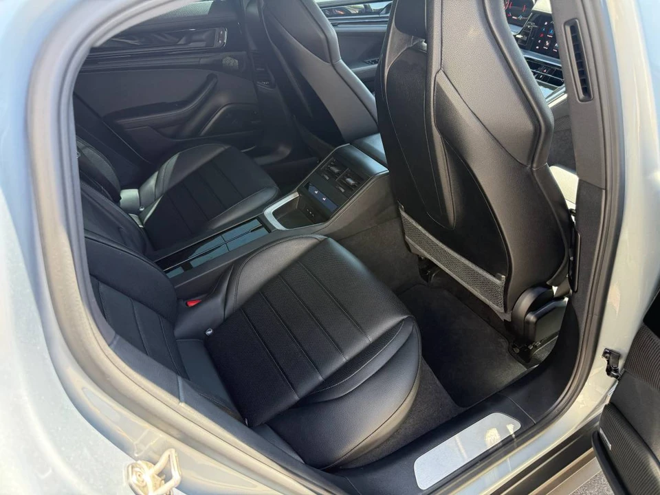 2024 Porsche 976 Panamera - Image 11 of 19