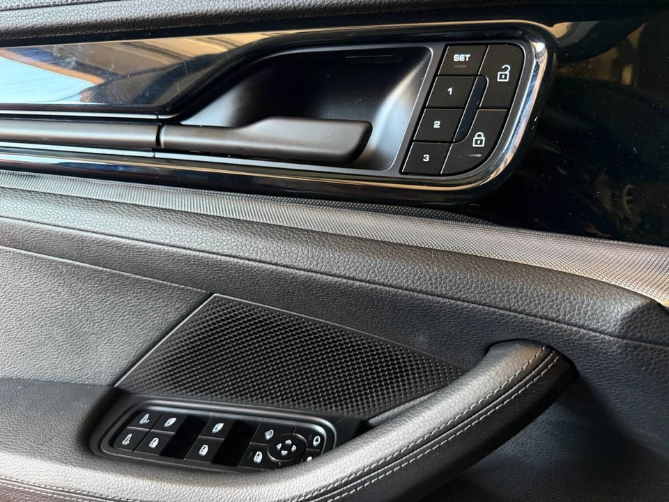 2024 Porsche 976 Panamera - Image 16 of 19