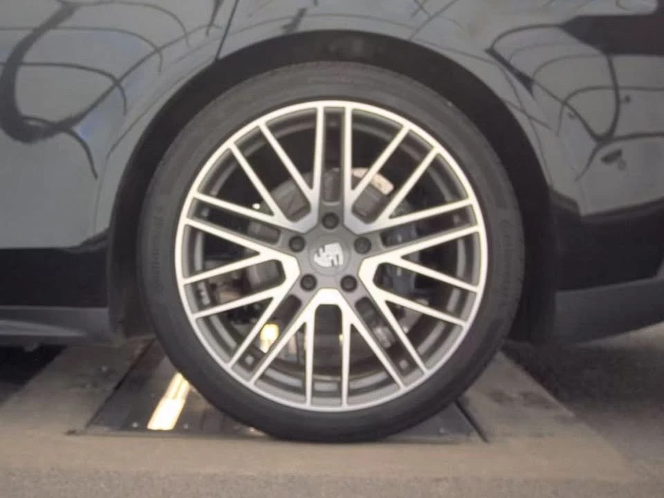 2024 Porsche 976 Panamera - Image 12 of 15