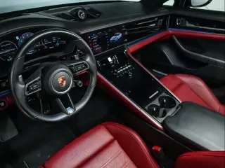 2024 Porsche 976 Panamera - Image 4 of 4