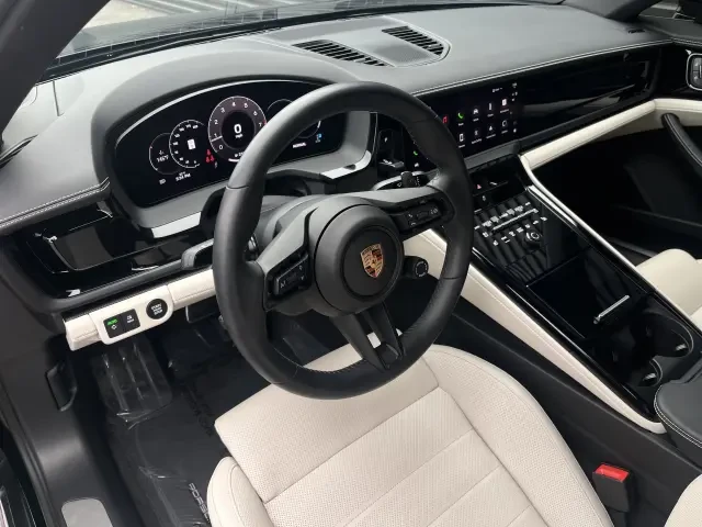 2024 Porsche 976 Panamera - Image 4 of 4