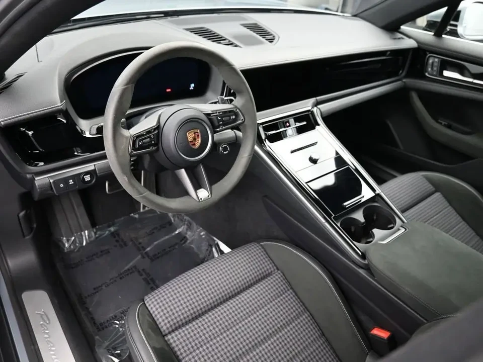 2024 Porsche 976 Panamera - Image 4 of 9