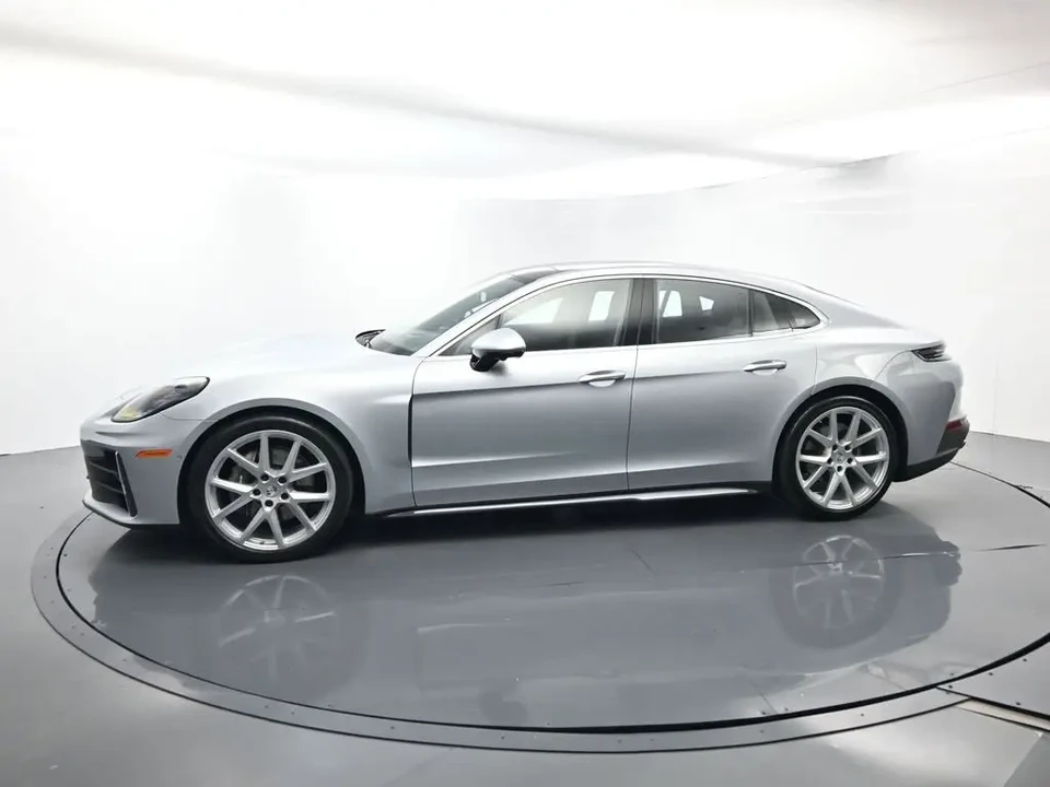 2024 Porsche 976 Panamera - Image 2 of 9
