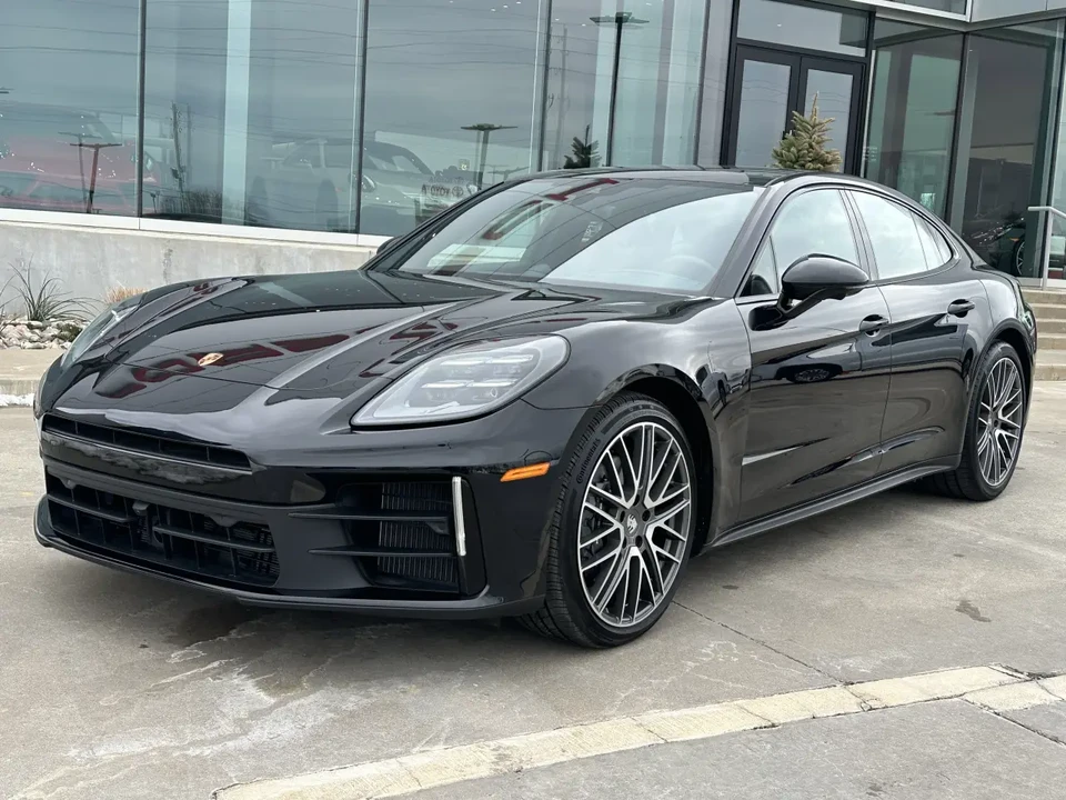 2024 Porsche 976 Panamera - Image 2 of 8