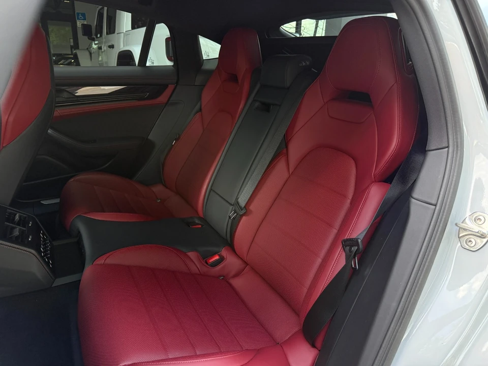 2024 Porsche 976 Panamera - Image 28 of 31
